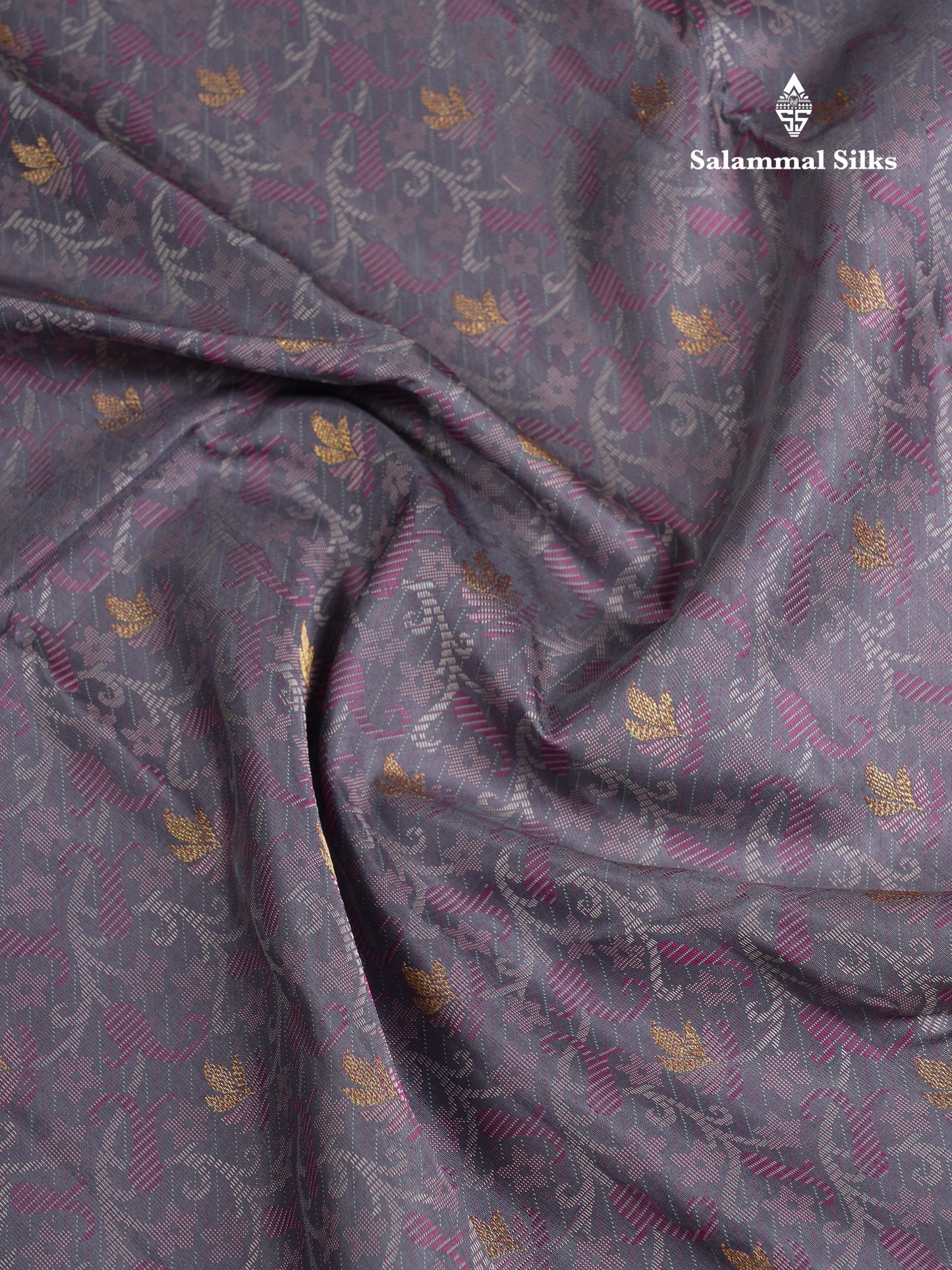 Beautiful Grey Pure Kanjivaram Silk Saree With Traditional Border