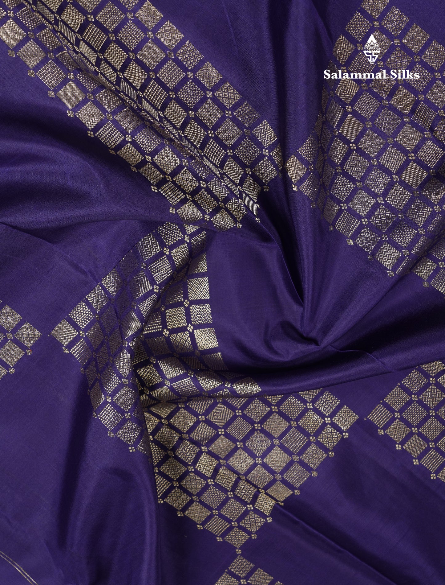 Beautiful Navy Blue Pure Kanjivaram Silk Saree With Traditional Border
