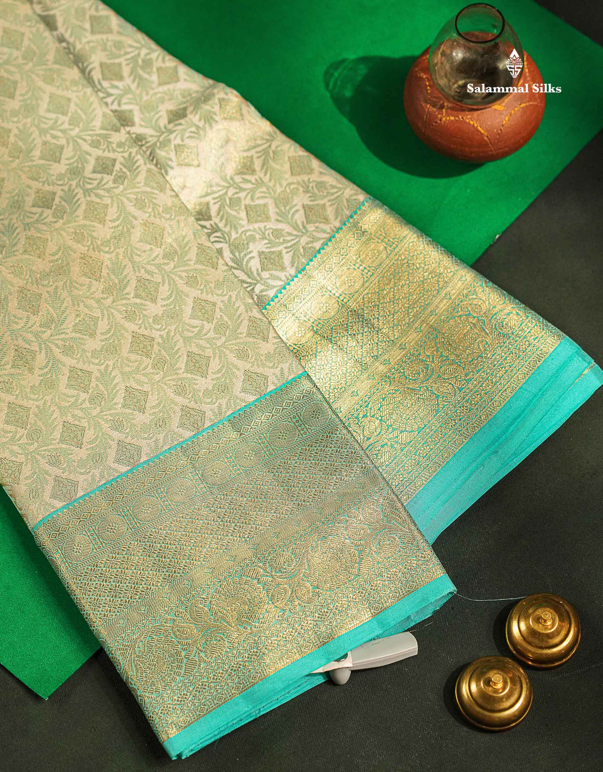 Beautiful Half White Bridal Pure Kanjivaram Silk Saree With Contrast Rexona Traditional Border