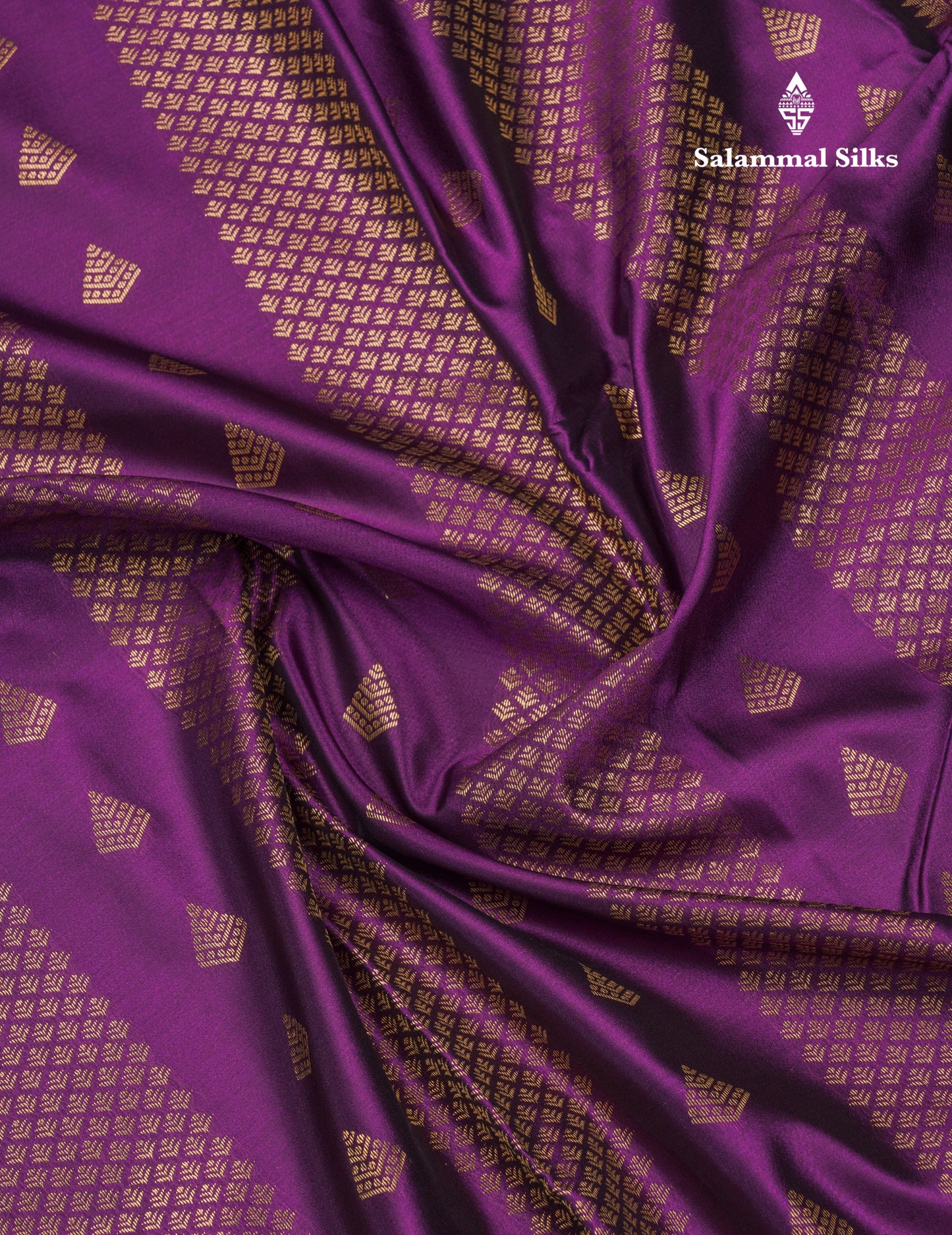 Grey Beautiful Semi Silk Saree With Contrast Navy Blue Border