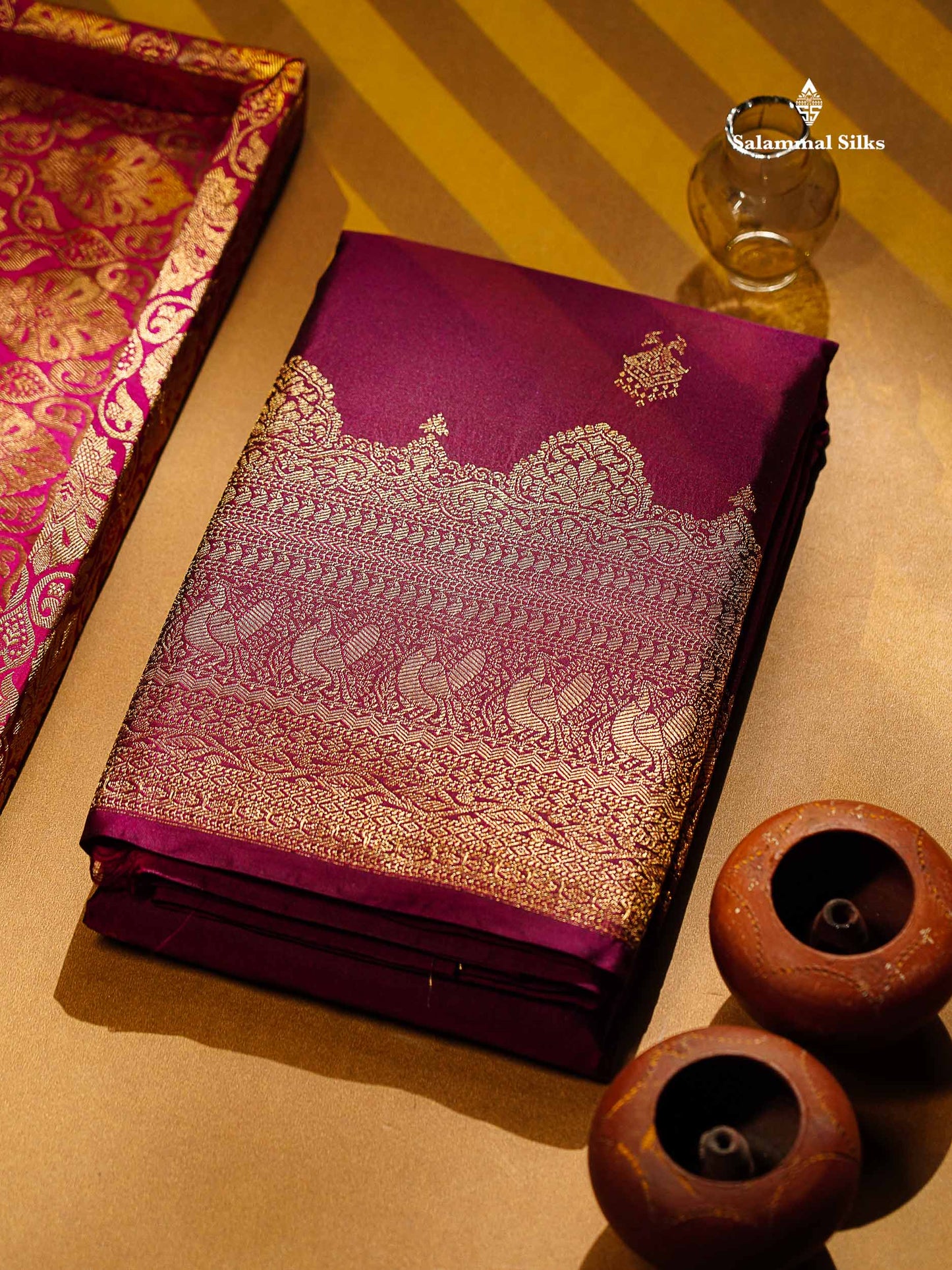 Beautiful Dual Tone Magenta Iruthalai Pakshi Zari Butta Semi Silk Saree With Traditional Turning Border