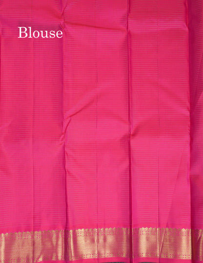 Beautiful Koravi Navy Blue Vaira Oosi Checks Pure Kanjivaram Silk Saree With Contrast Pink Traditional Border