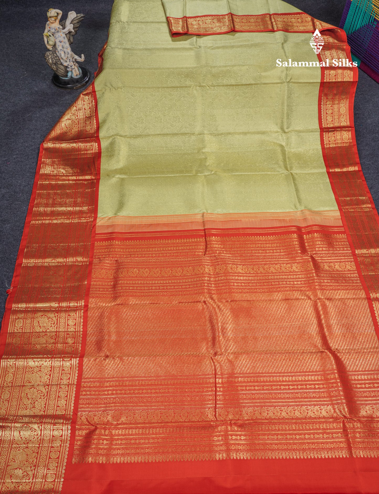 Light Parrot Green Beautiful Vanasingaram Grand Bridal Pure Kanjivaram Silk Saree With Red Korvai Border