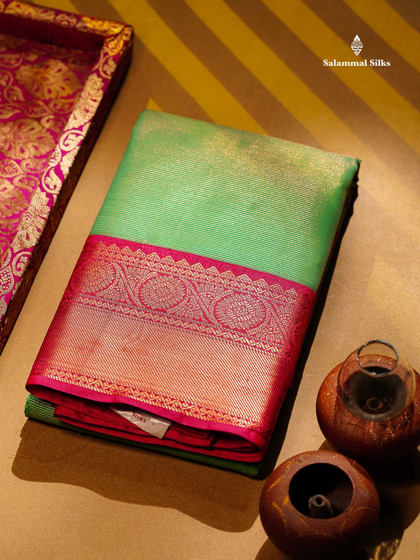Beautiful Green Vaira Oosi Semi Silk Saree With Contrast Pink Border
