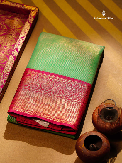 Beautiful Green Vaira Oosi Semi Silk Saree With Contrast Pink Border