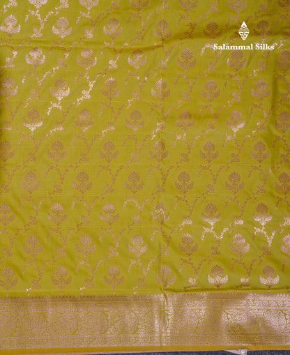 Beautiful Bottle Green Semi Banaras Saree With Fancy Border