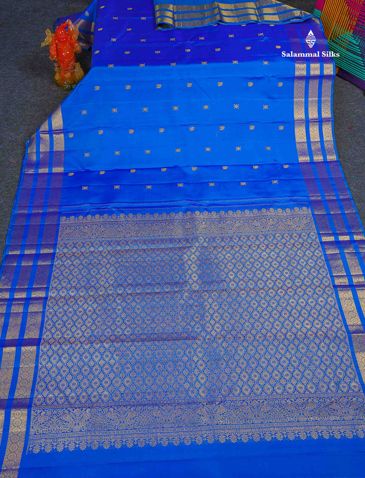 Pure Kanjivaram Silk Saree - Dual Tone Royal Blue Colour Body With Butta & Traditional Border