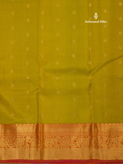 Manthulir Green Pure Kanjivaram Silk Saree With Contrast Peach Orange Border