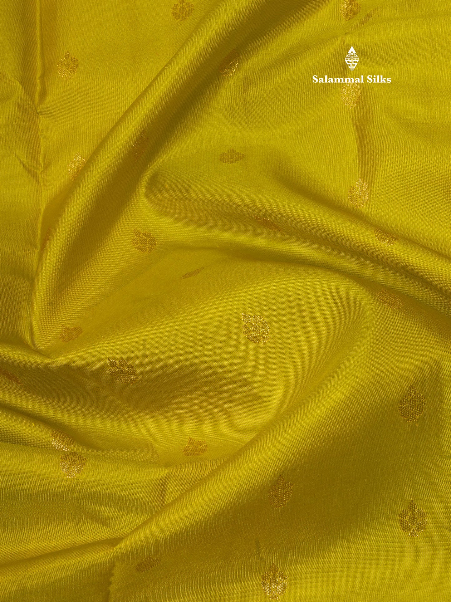 Manthulir Green Pure Kanjivaram Silk Saree With Contrast Peach Orange Border