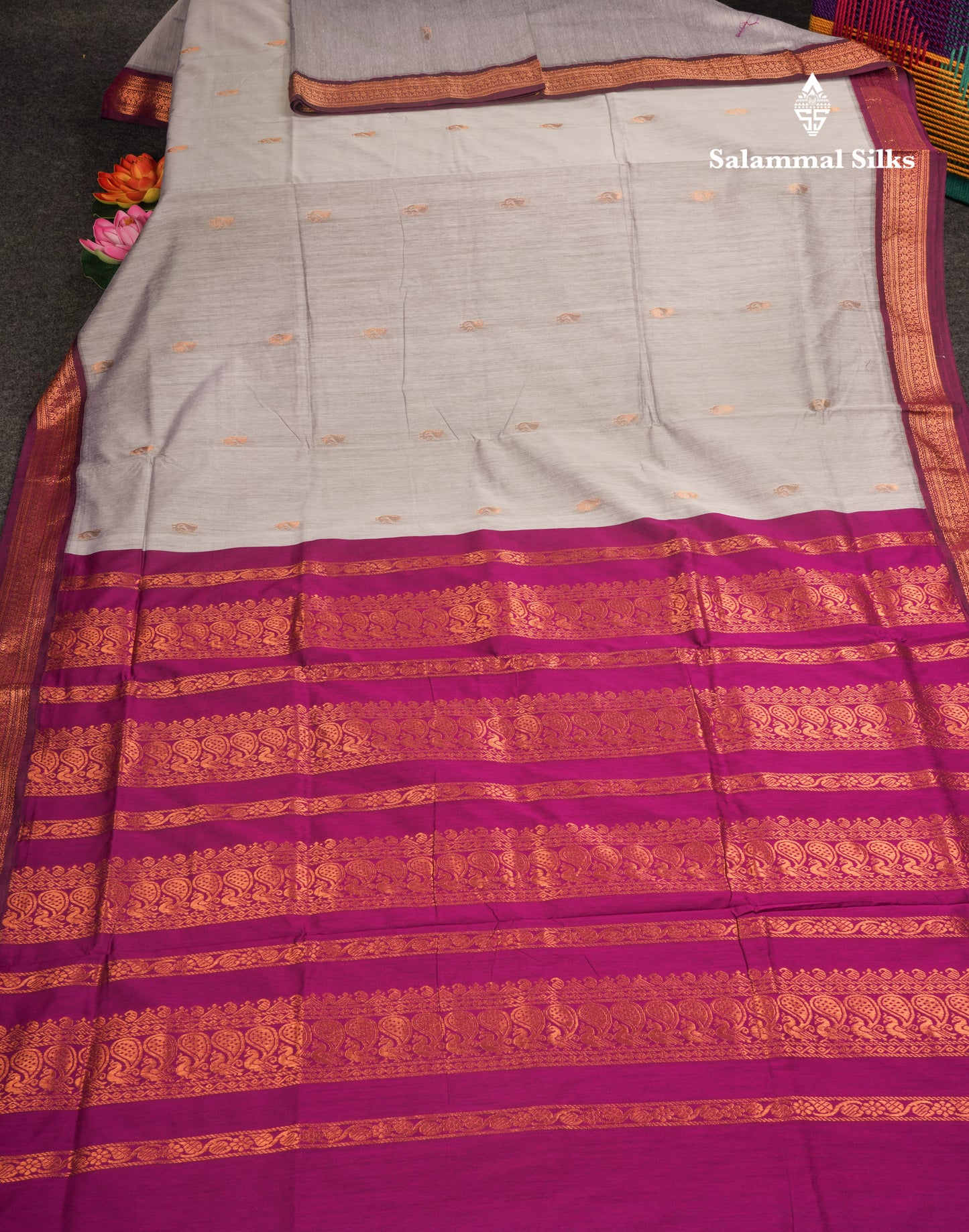 Grey White Kalyani Cotton Saree With Contrast Magenta Border