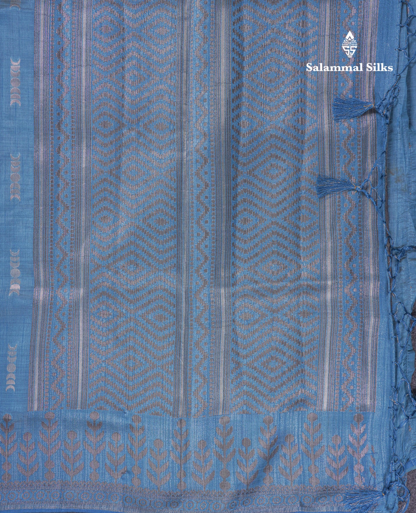 Beautiful Light Pink Semi Raw Silk Saree With Fancy Border