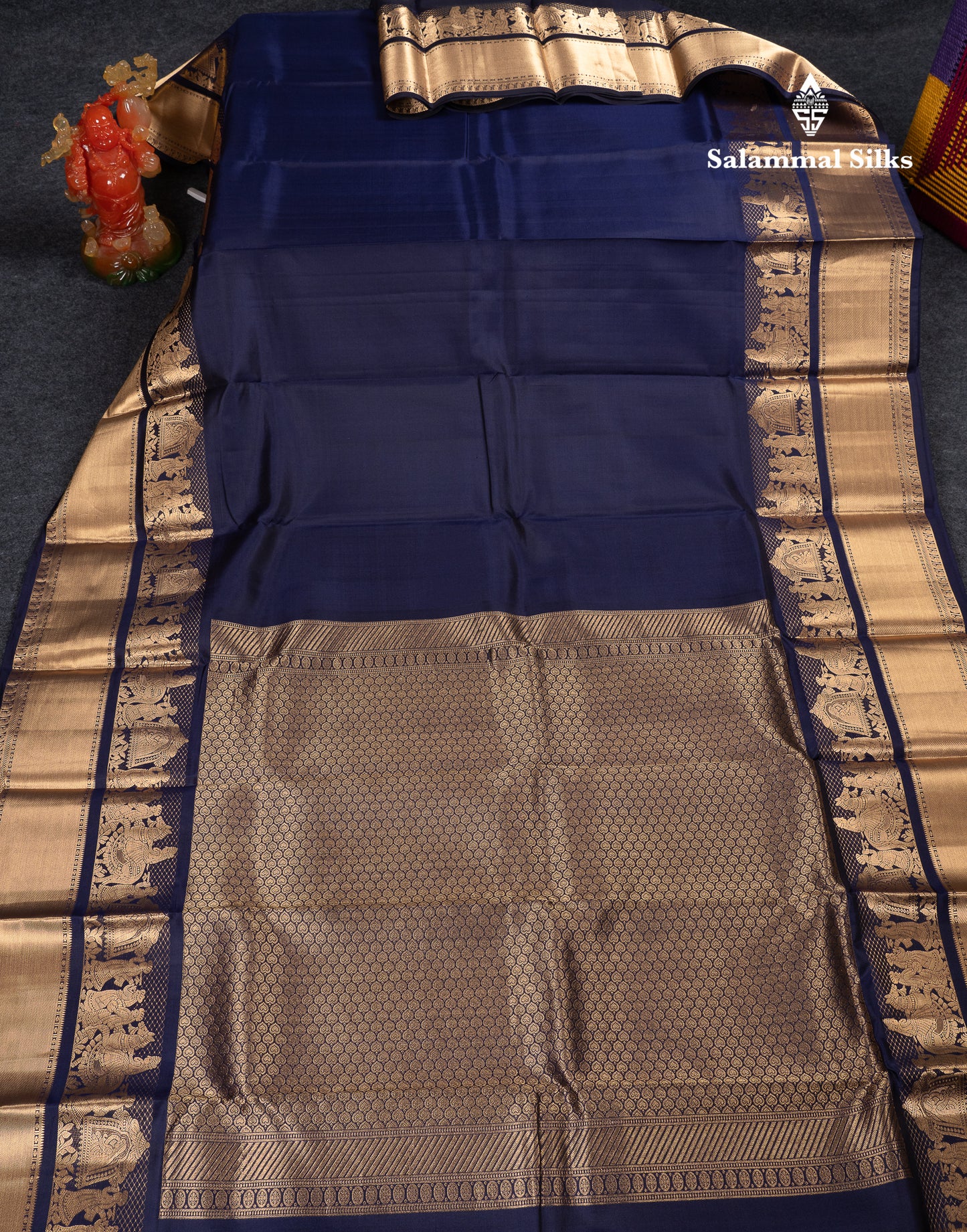 Beautiful Navy Blue Plain Pure Kanjivaram Silk Saree with Traditional Pallakku Border