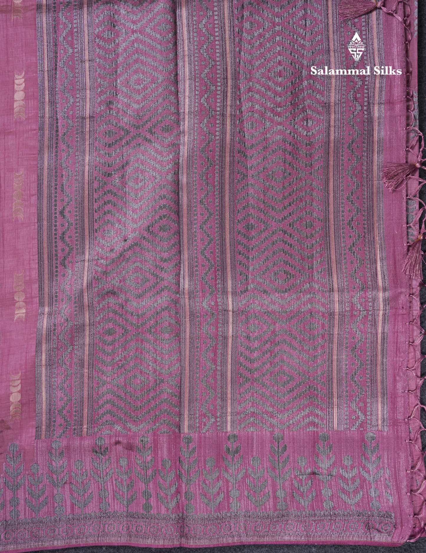Beautiful Light Pink Semi Raw Silk Saree With Fancy Border