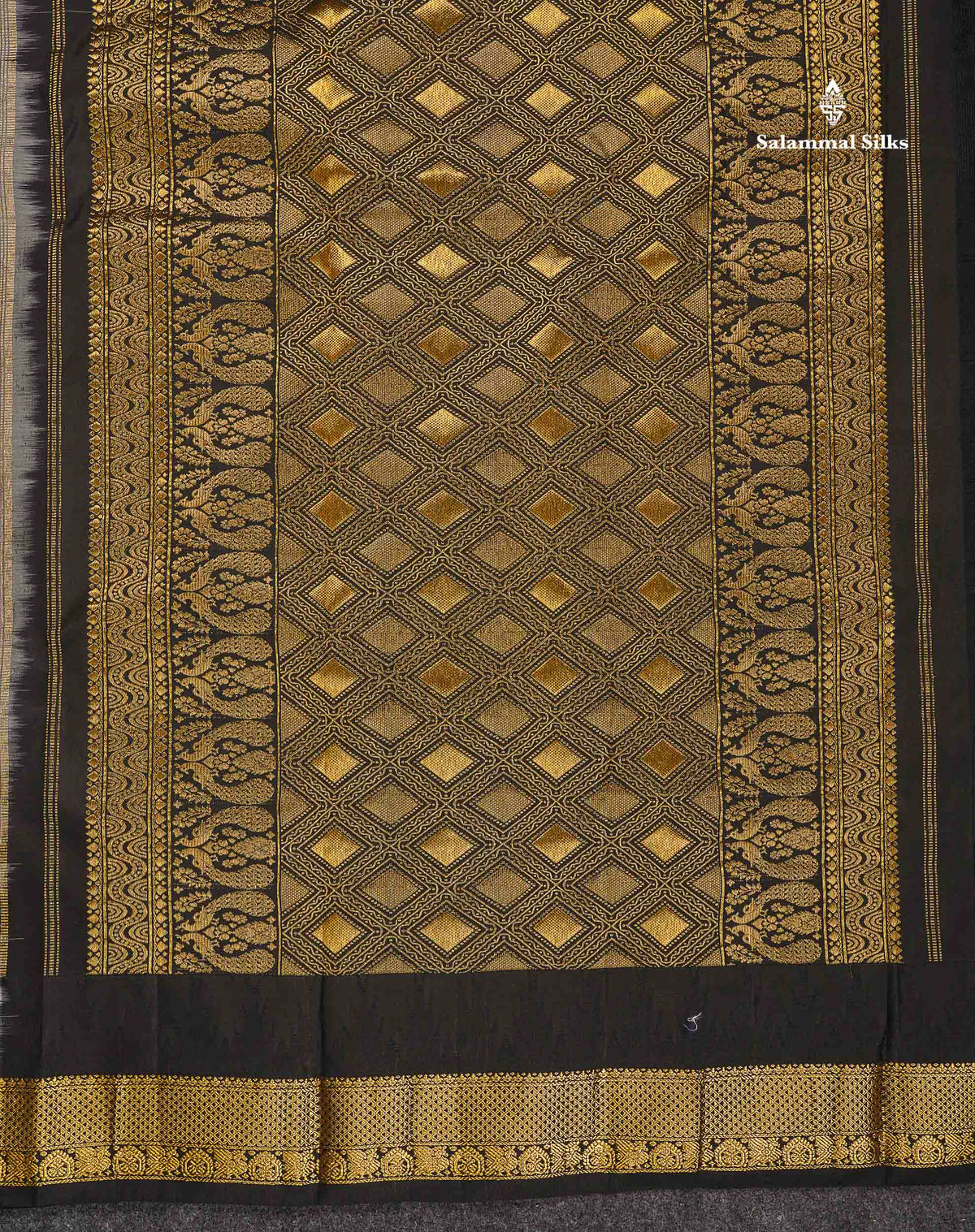 Pure Kanjivaram Silk Saree - White Colour Body Zari Butta & Contrast Black Traditional Temple Border