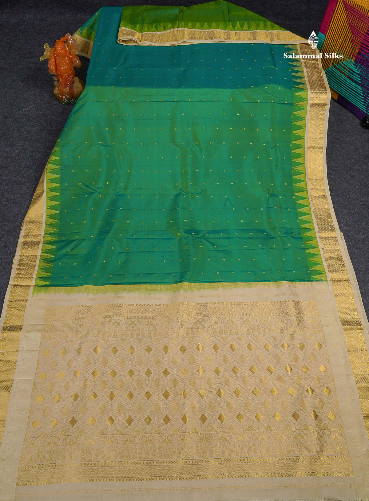 Pure Kanjivaram Silk Saree - Sapphire Green Colour Body Zari Butta & Contrast Bige Traditional Temple Border