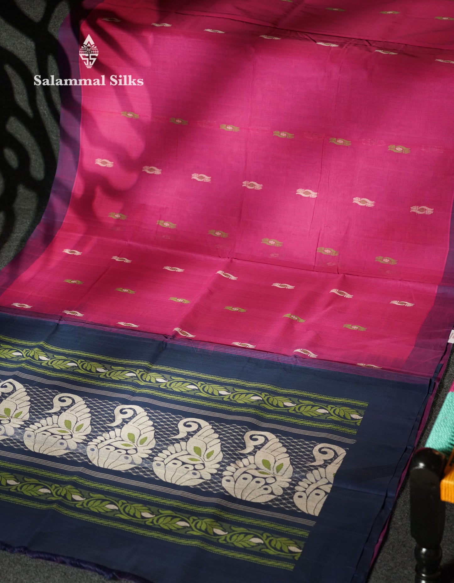 Beautiful Magenta Thread Buttas Handloom Pure Cotton Saree With Violet Border