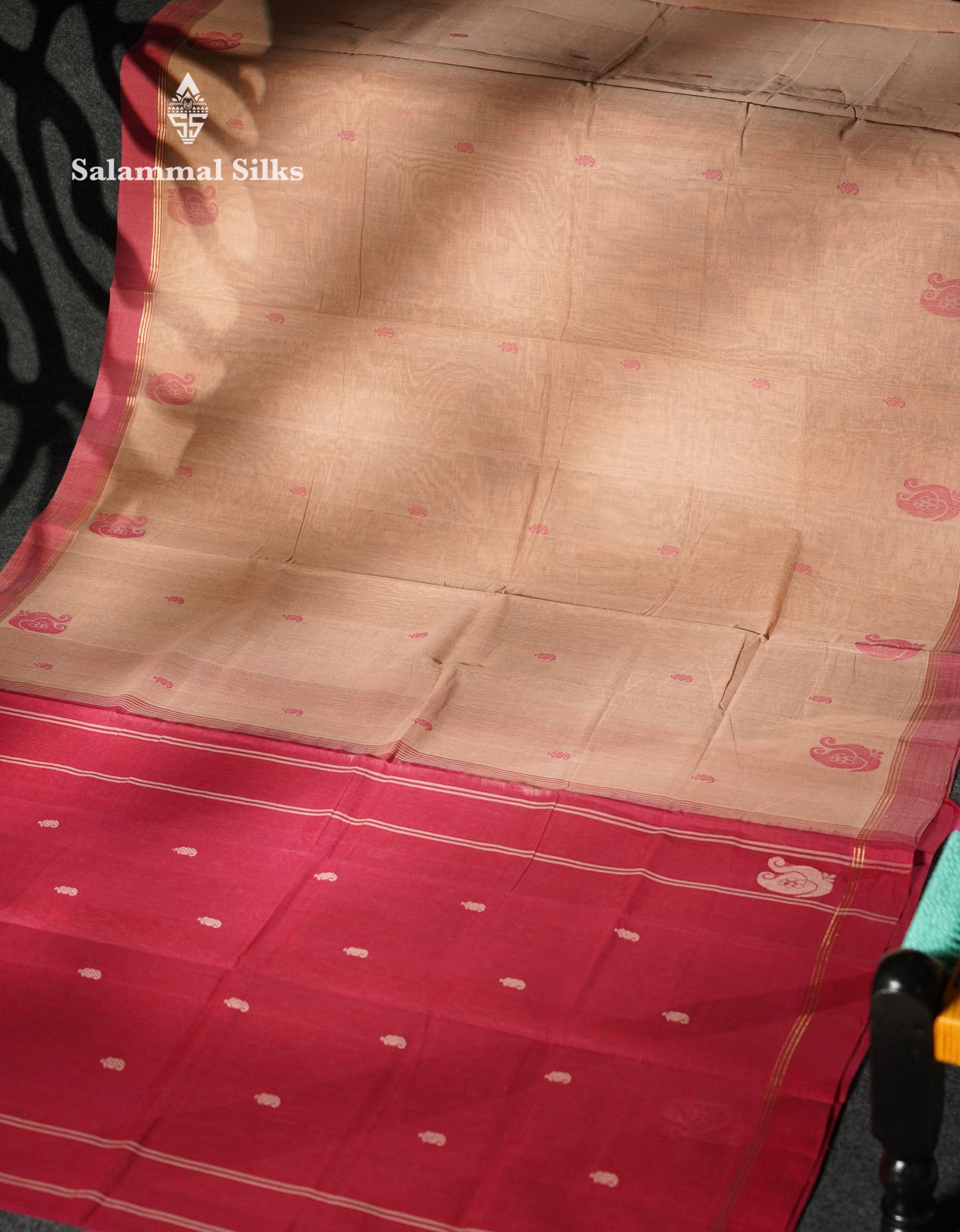 Beautiful Dual Tone Peach Thread Buttas Handloom Pure Cotton Saree With Pink Border