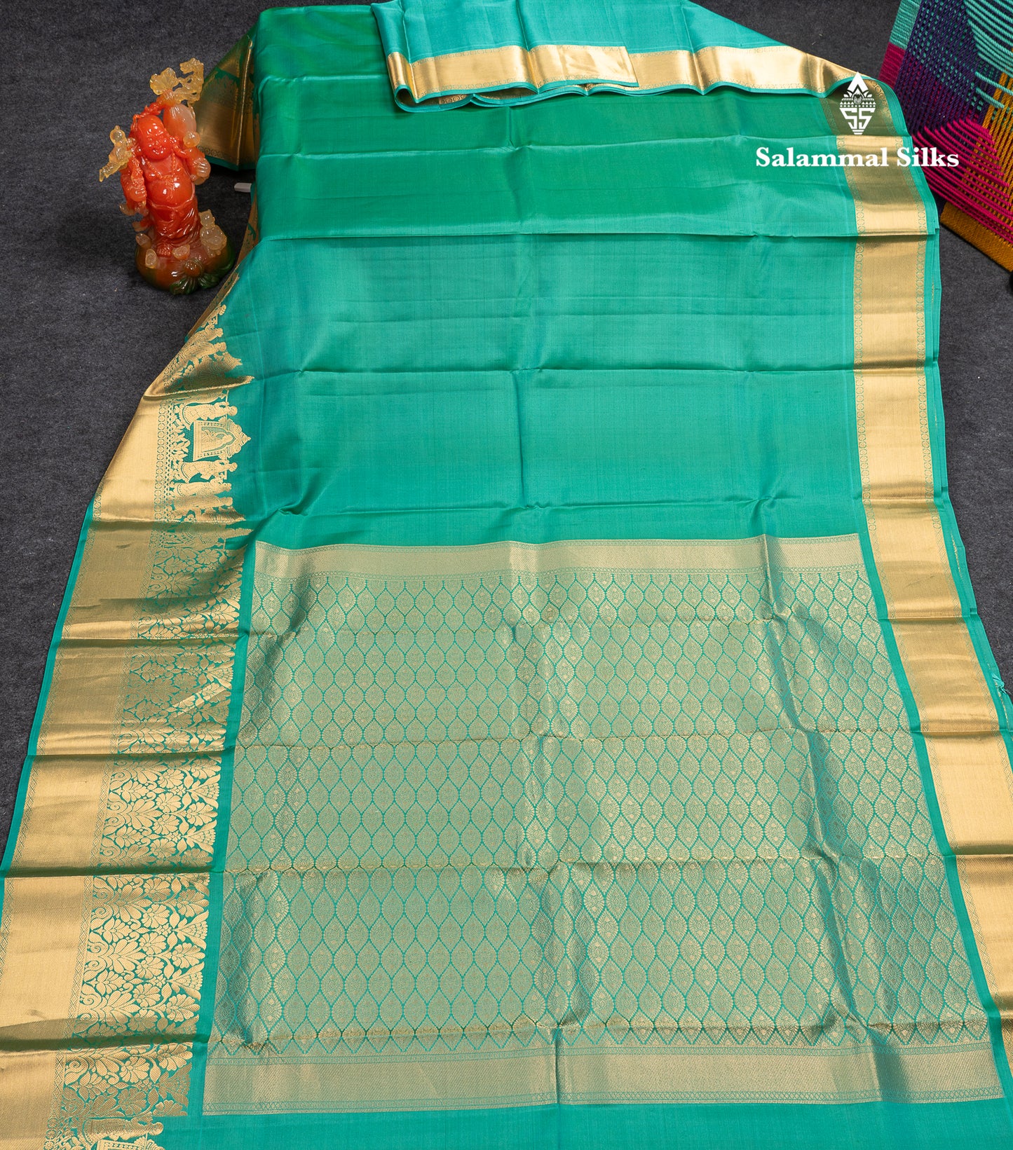 Dark Brown Colour Pure Kanjivaram Silk Saree with Pallakku Border