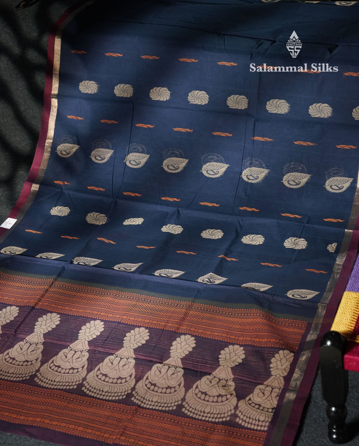 Beautiful Navy Blue Thread Work Butta Handloom Pure Cotton Saree With Contrast Wine Blouse