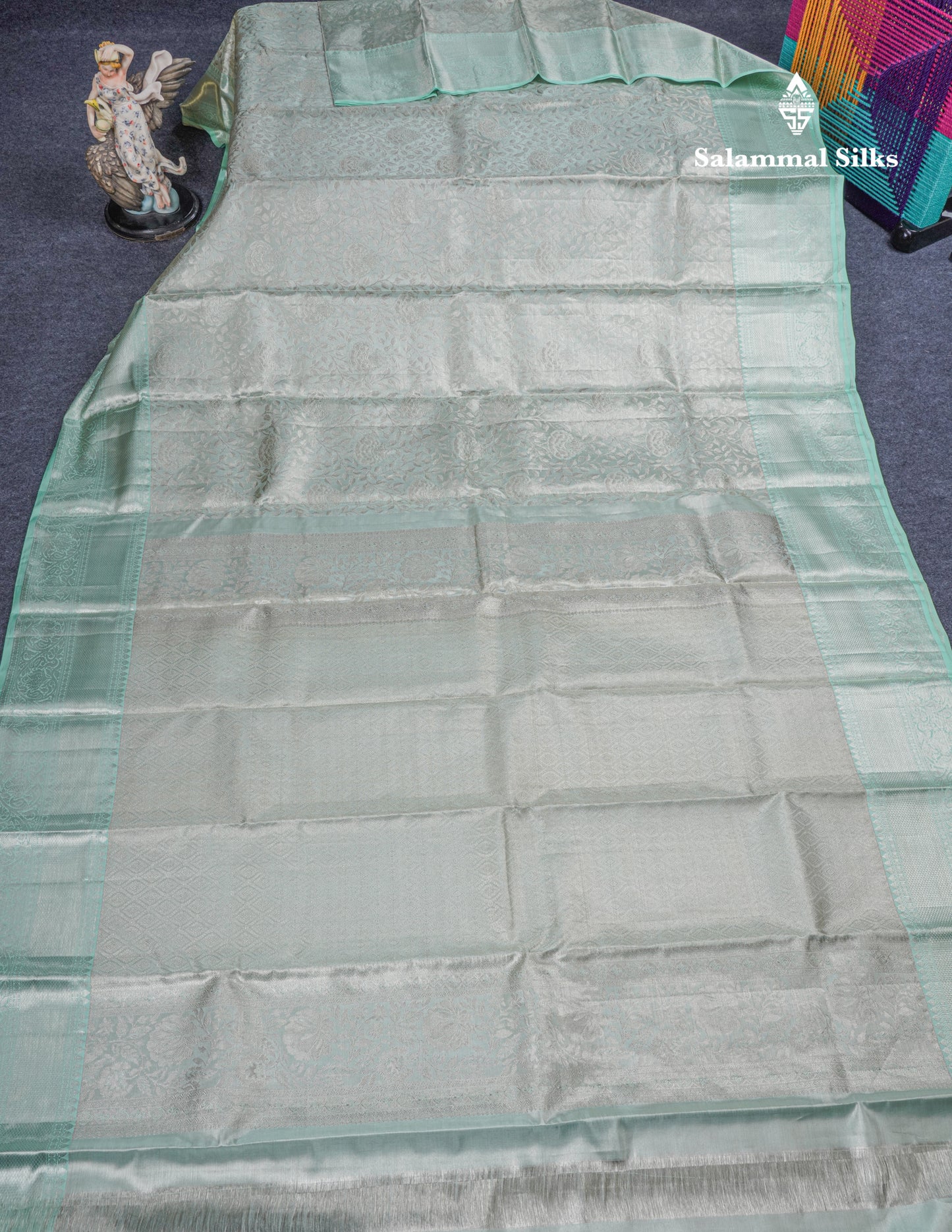 Light Parrot Green Tissue Bridal Pure Kanjivaram Silk Saree With Contrast Elaichi Green Border