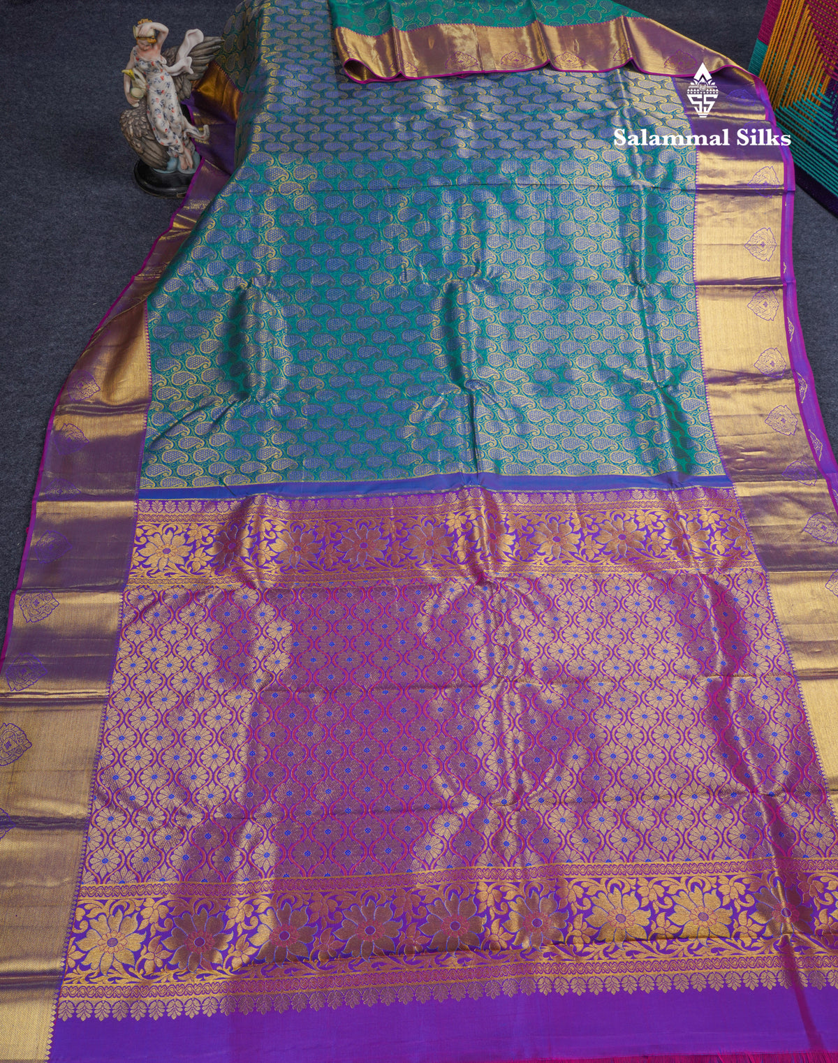 Dual Tone Peacock Green Bridal Pure Kanjivaram Silk Saree With Contrast Purple Border