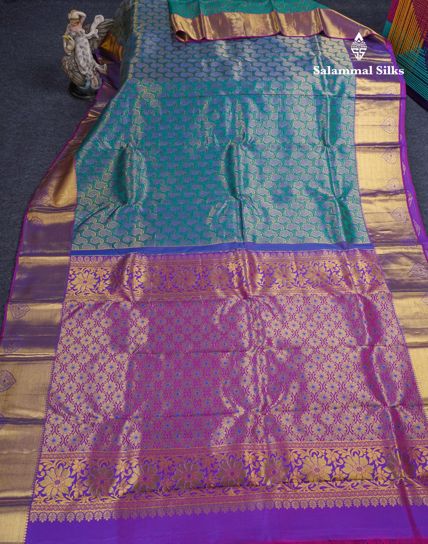 Dual Tone Peacock Green Bridal Pure Kanjivaram Silk Saree With Contrast Purple Border