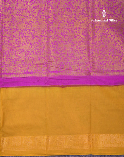 Beautiful Violet Vanasingaram Traditional Sungudi Cotton Saree With Contrast Cream Gap Border