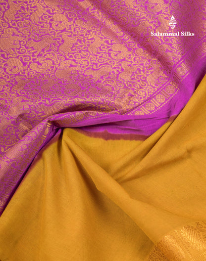 Beautiful Violet Vanasingaram Traditional Sungudi Cotton Saree With Contrast Cream Gap Border
