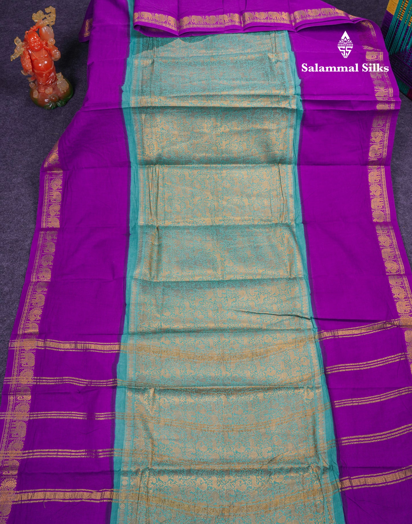 Beautiful Violet Vanasingaram Traditional Sungudi Cotton Saree With Contrast Cream Gap Border