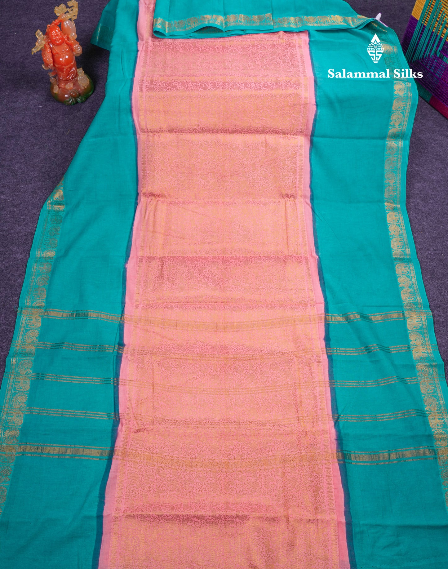 Beautiful Violet Vanasingaram Traditional Sungudi Cotton Saree With Contrast Cream Gap Border