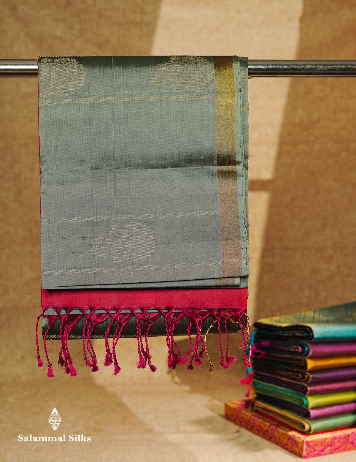 Beautiful Grey PureMix Kanjivaram Soft Silk Saree With Contrast Pink Blouse