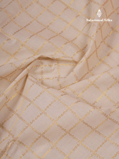 Beautiful Cream White Sungudi Cotton Saree With Contrast Orange Traditional Border