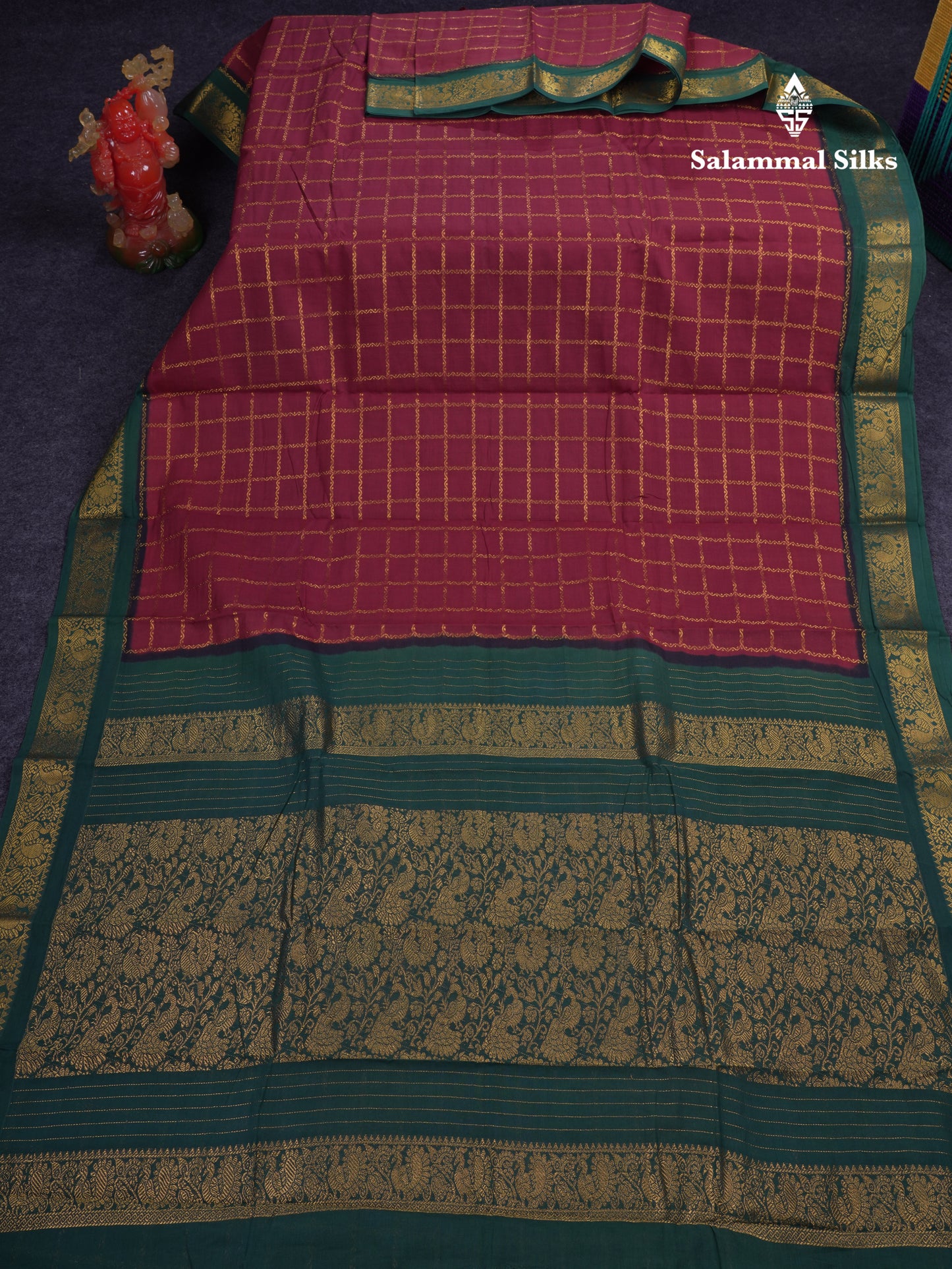 Beautiful Cream White Sungudi Cotton Saree With Contrast Orange Traditional Border