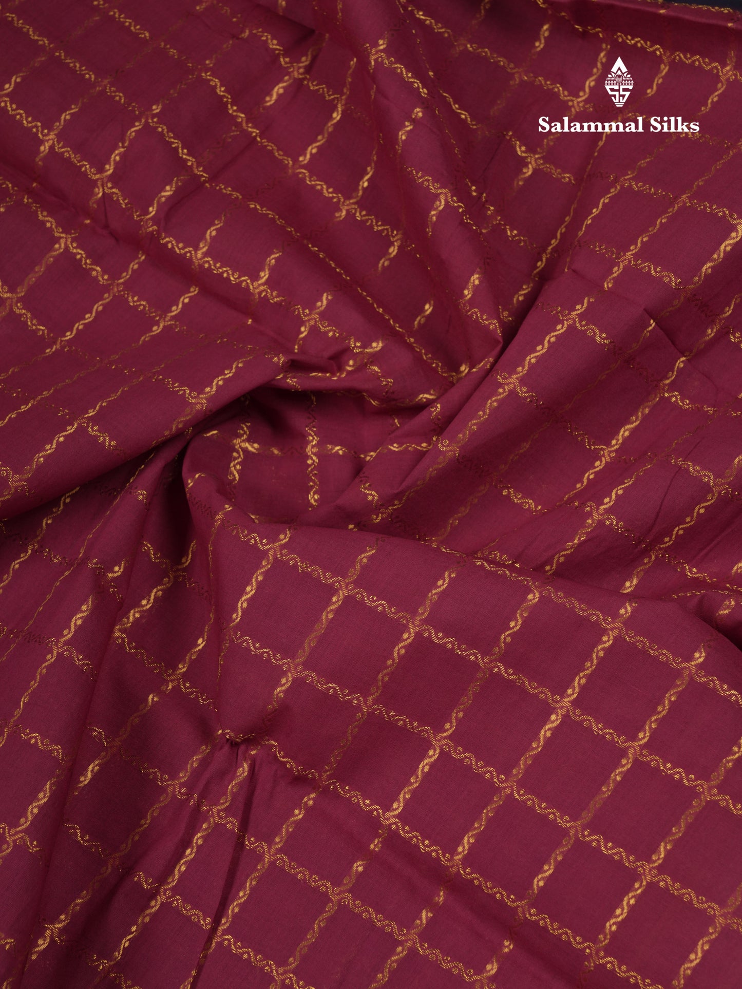 Beautiful Cream White Sungudi Cotton Saree With Contrast Orange Traditional Border
