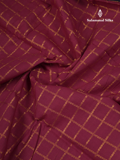 Beautiful Cream White Sungudi Cotton Saree With Contrast Orange Traditional Border