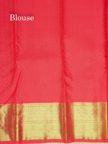 Pure Zari Beautiful Bottle Green Pure Kanjivaram Silk Saree With Contrast Red Border
