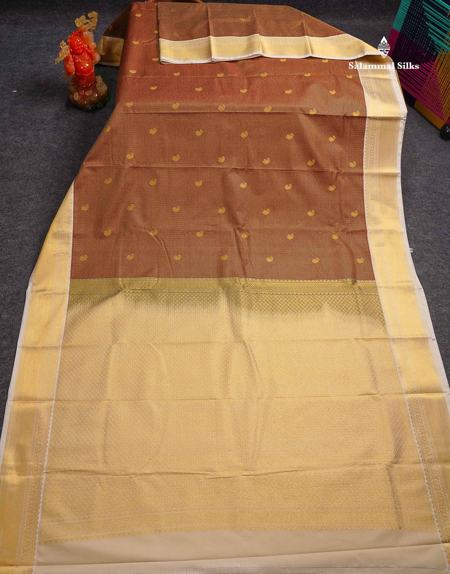 Semi Silk Saree - Brown Mango Butta With Tiny Vaira Oosi Checks Along With Contrast Cream Sandal Border