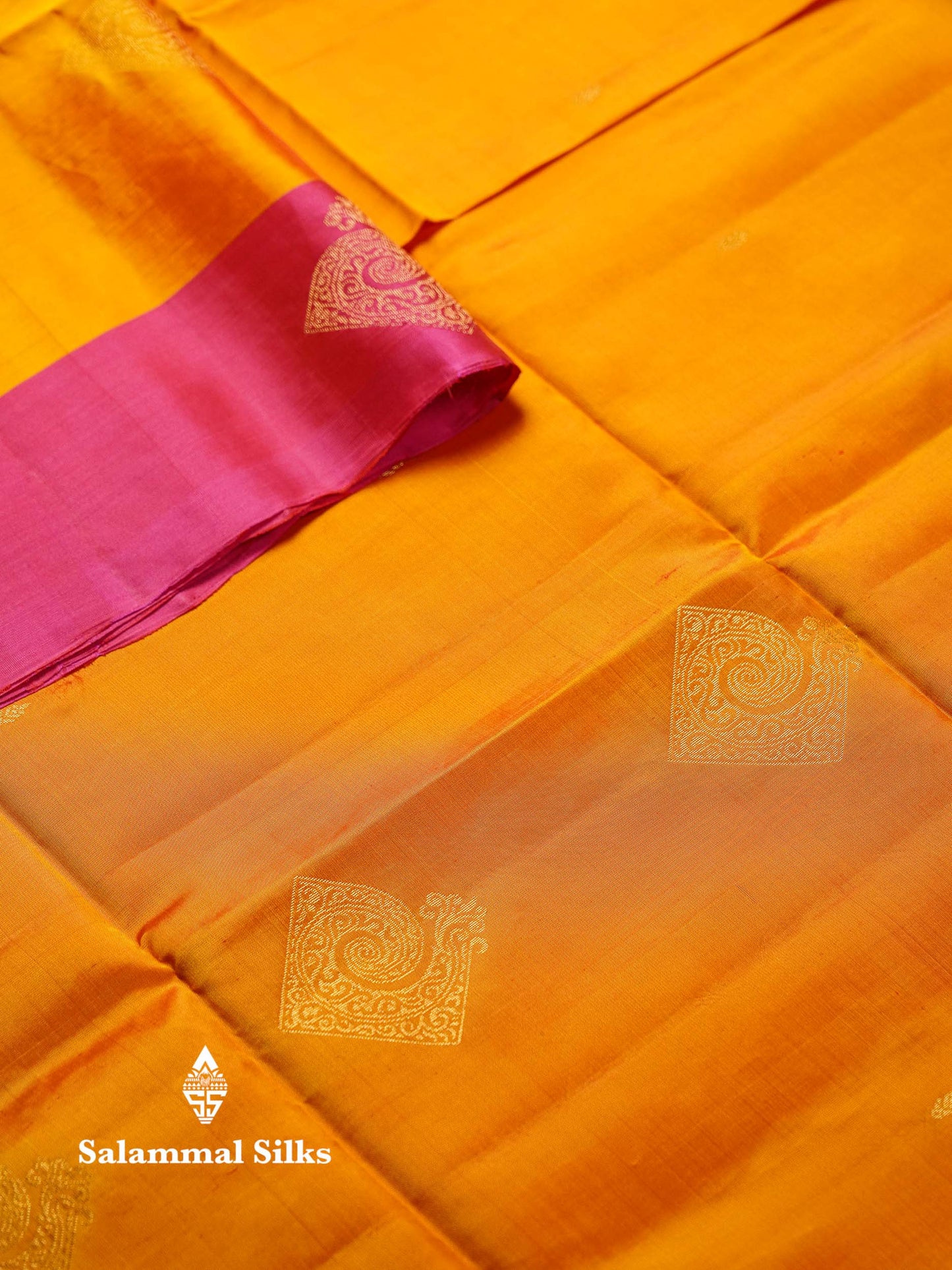 Beautiful Green Pure Mix Kanjivaram Soft Silk Saree With Contrast Grey Fancy Border