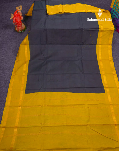 Beautiful Bottle Green Sungudi Cotton Saree With Contrast Magenta Pink Traditional Rettapet Border