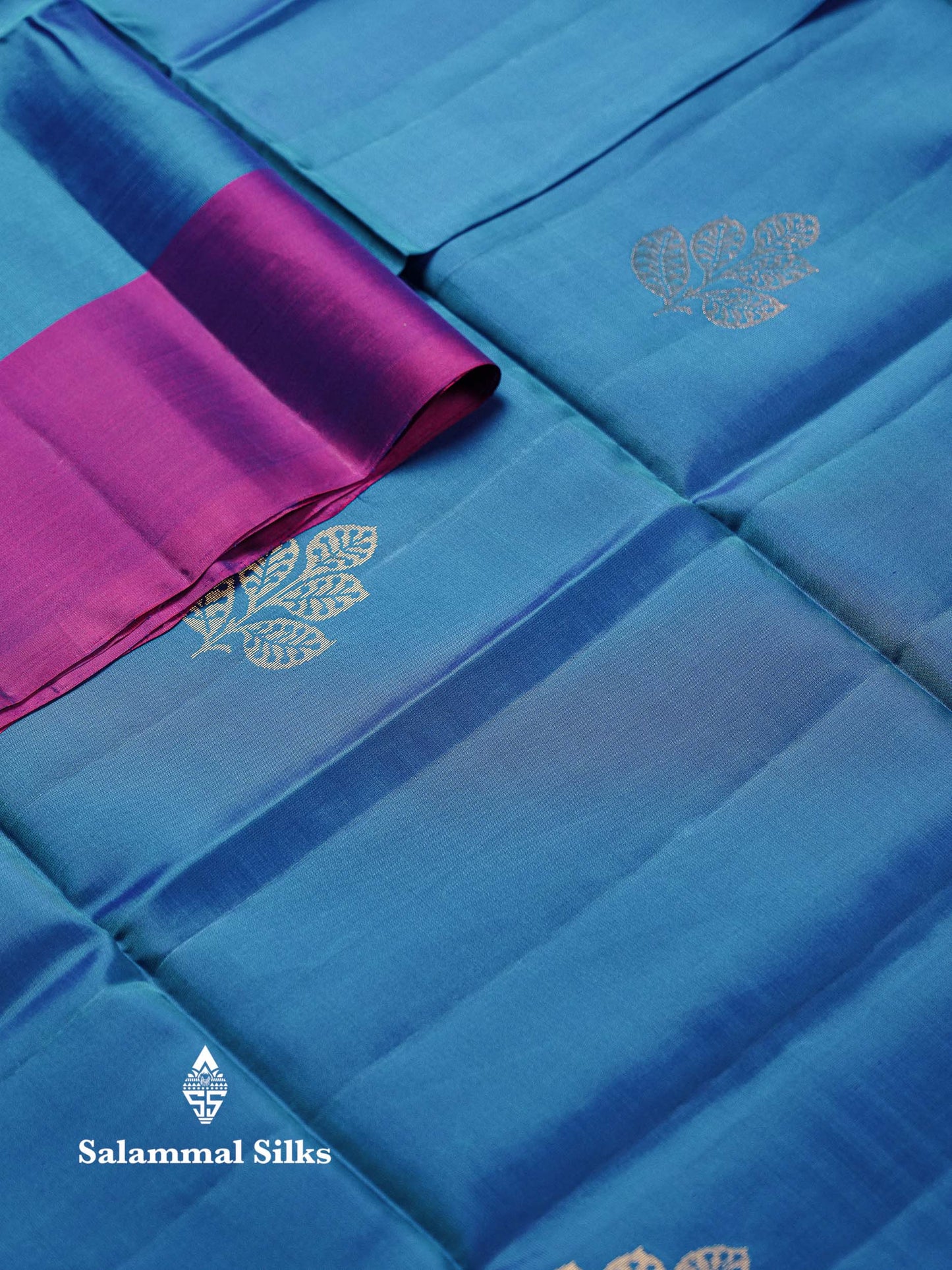 Beautiful Green PureMix Kanjivaram Soft Silk Saree With Contrast Dual Tone Peacock Blue Fancy Border