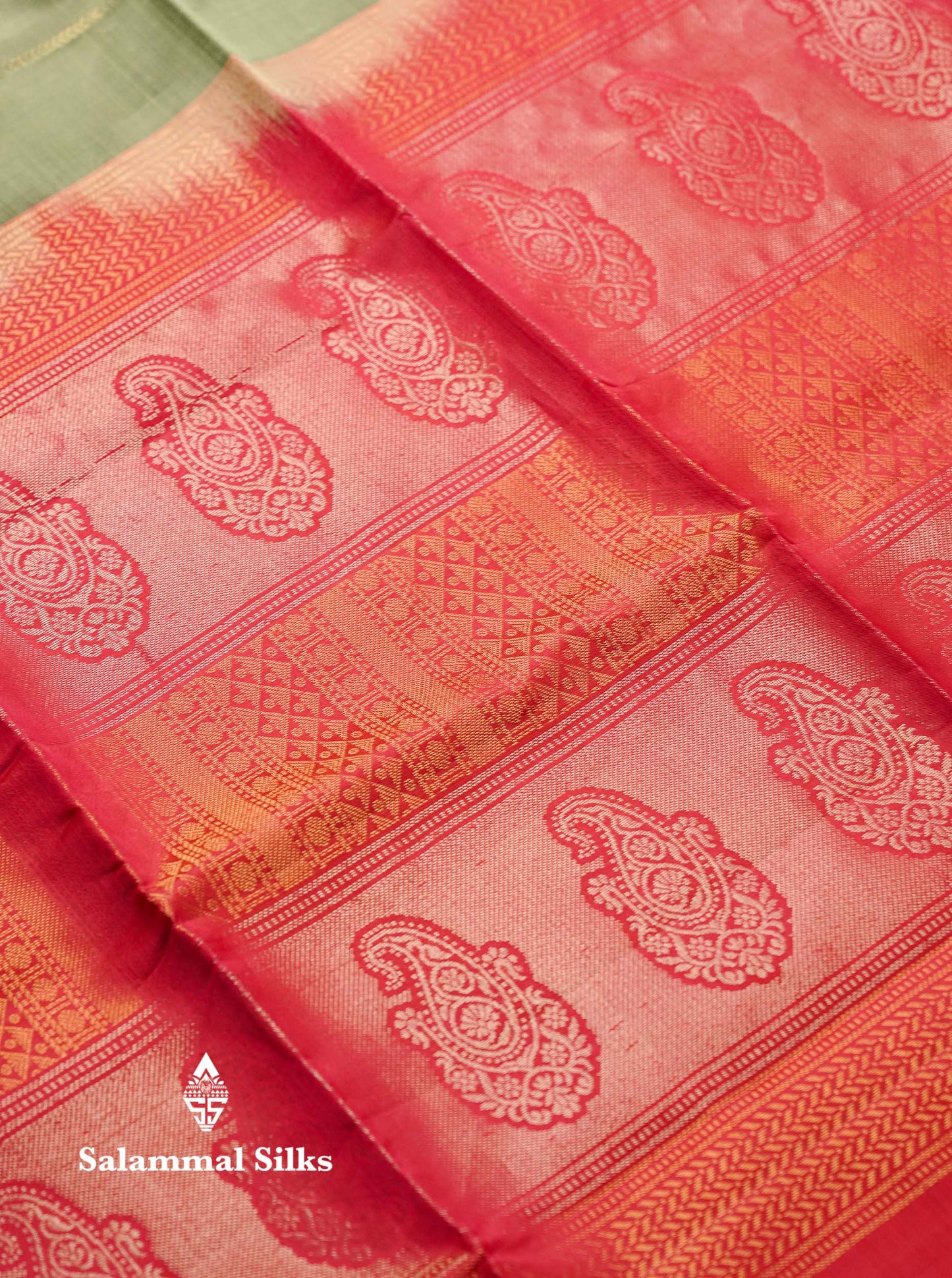 Beautiful Grey PureMix Kanjivaram Soft Silk Saree With Contrast Pink Blouse