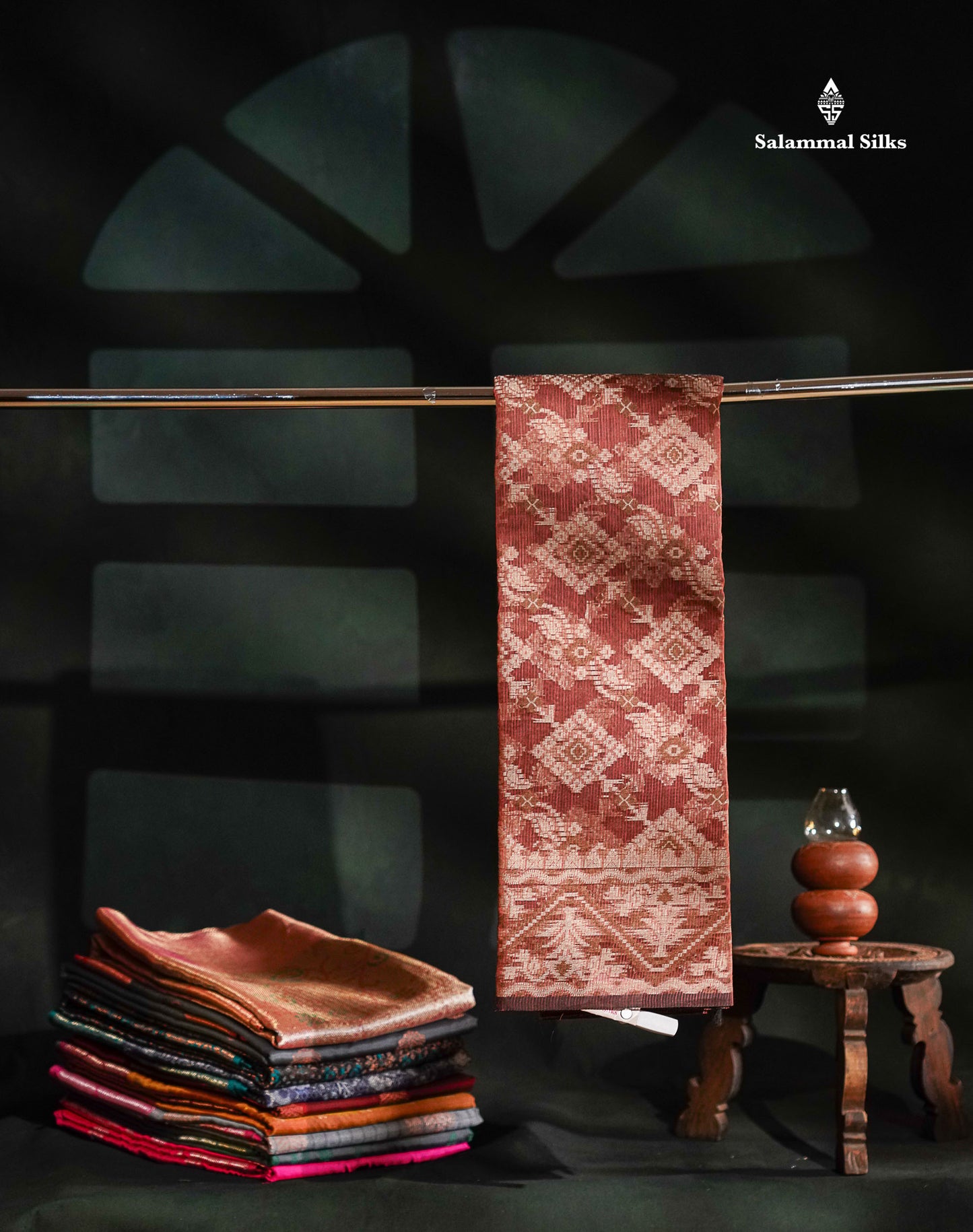 Dusty Rose Tissue Fancy Saree With Fancy Border