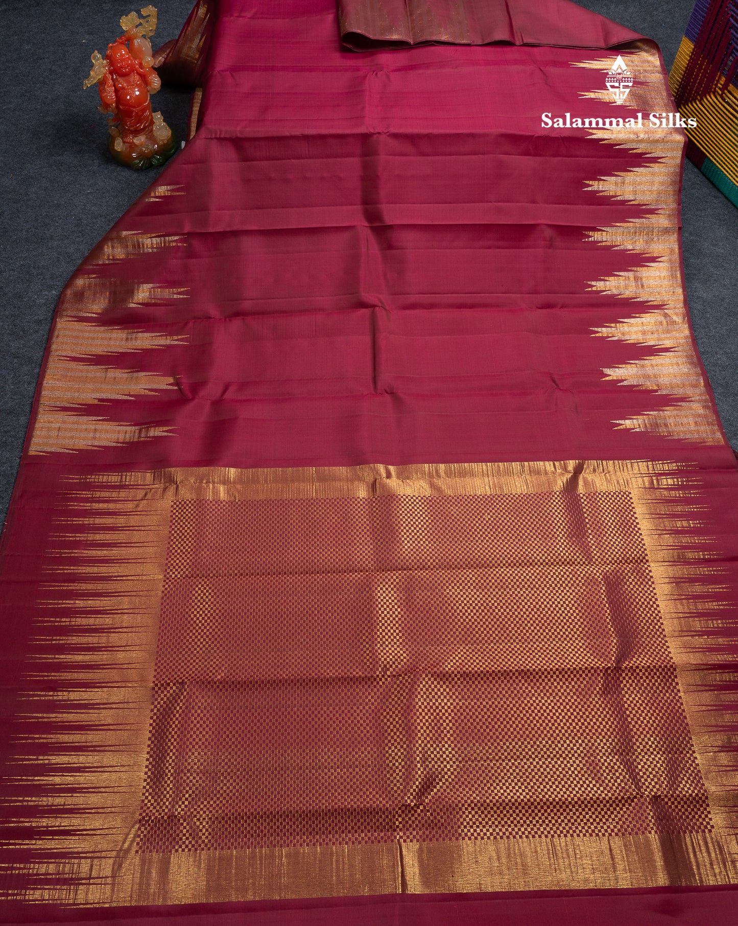 Beautiful Dark Maroon Plain Pure Kanjivaram Silk Saree With Traditional Temple Border