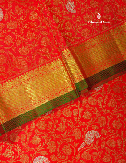 Red Pure Kanjivaram Silk Saree 4G Zari With Contrast Bottle Green Blouse