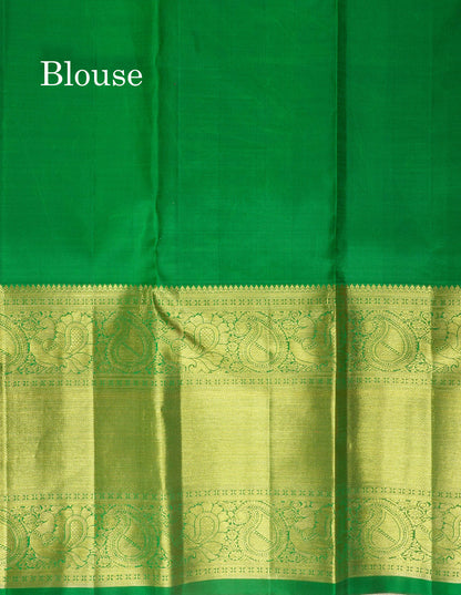 Red Pure Kanjivaram Silk Saree 4G Zari With Contrast Bottle Green Blouse