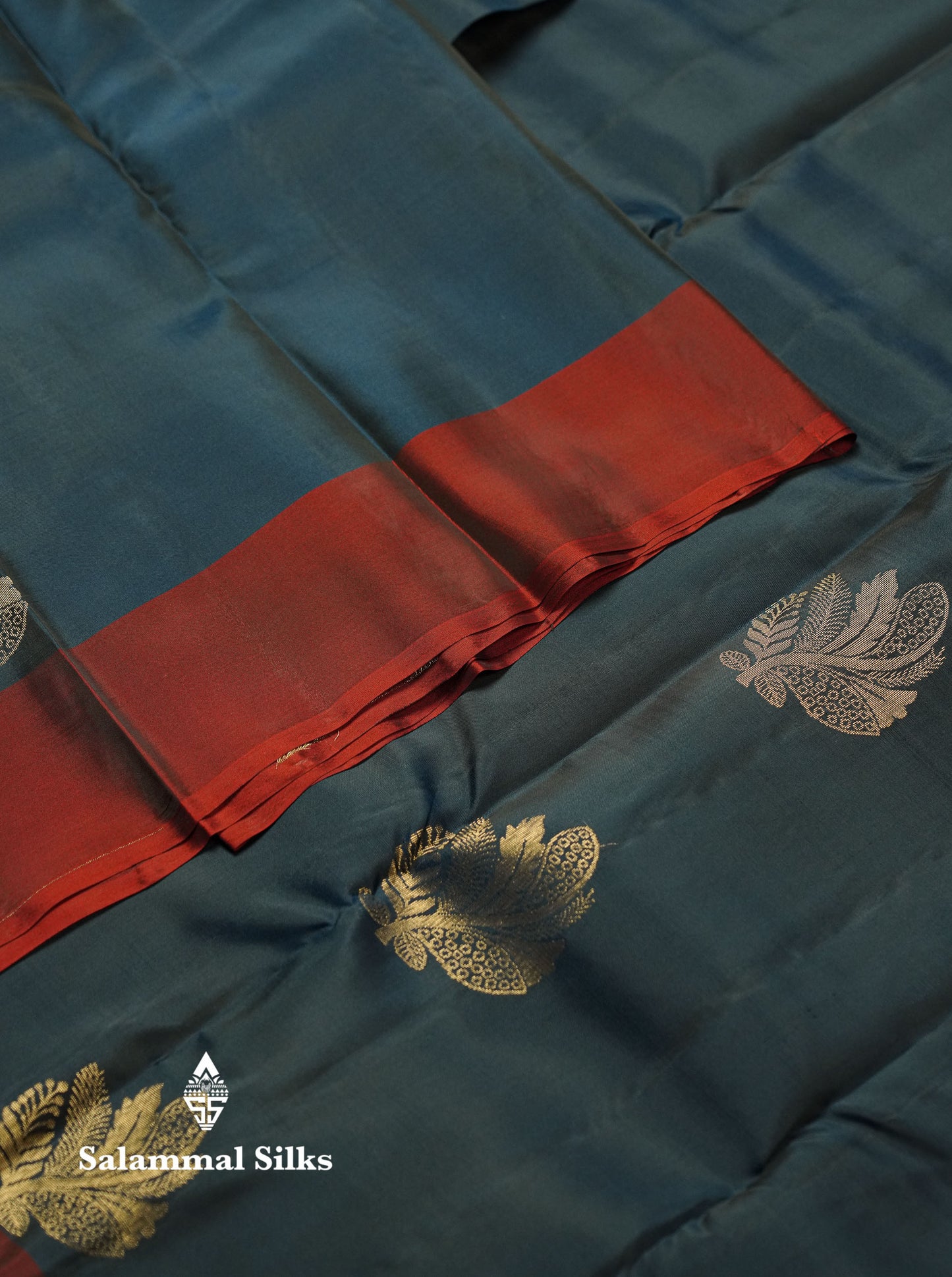 Beautiful Maroon PureMix Kanjivaram Soft Silk Saree With Contrast Bottle Green Border