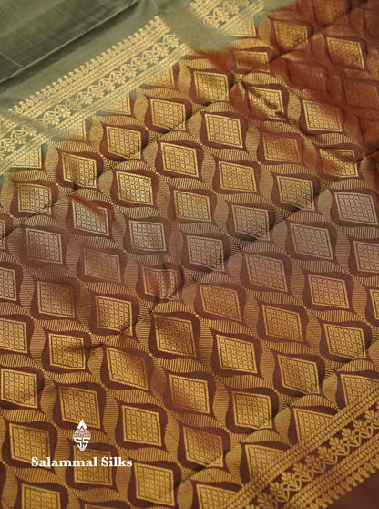 Beautiful Grey PureMix Kanjivaram Soft Silk Saree With Contrast Rust Orange Border