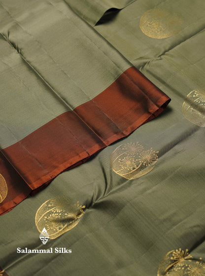 Beautiful Grey PureMix Kanjivaram Soft Silk Saree With Contrast Rust Orange Border