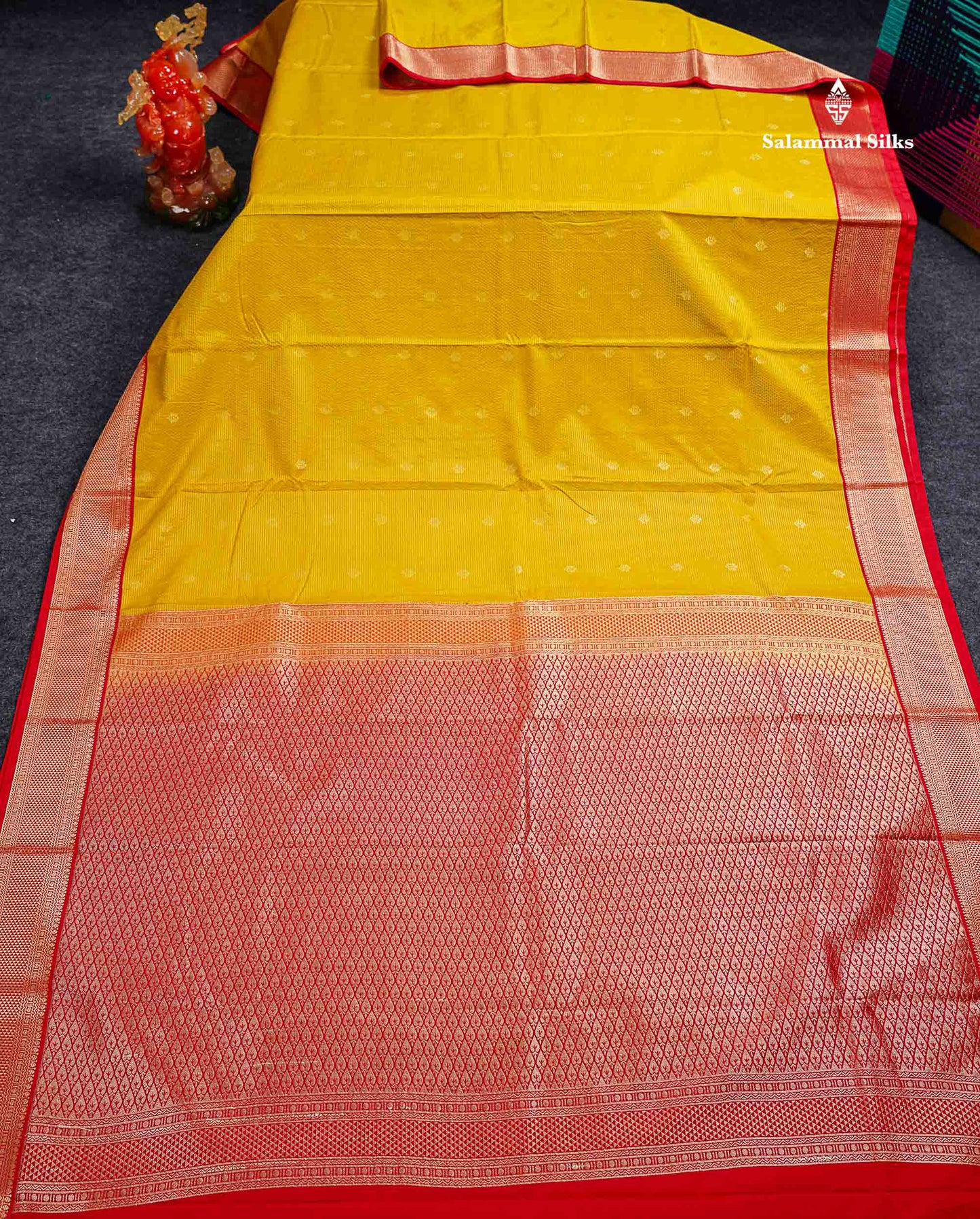 Semi Silk Saree - Mehandi Green Butta With Vaira Oosi Lines Along With Contrast Red Traditional Medium Border