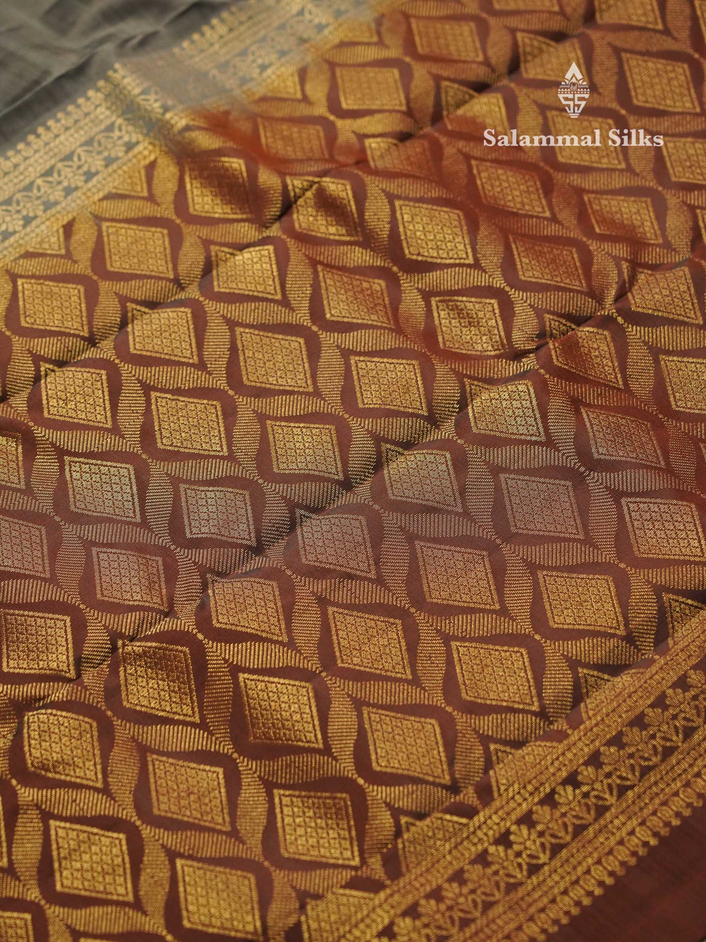 Beautiful Grey PureMix Kanjivaram Soft Silk Saree With Contrast Rust Orange Border